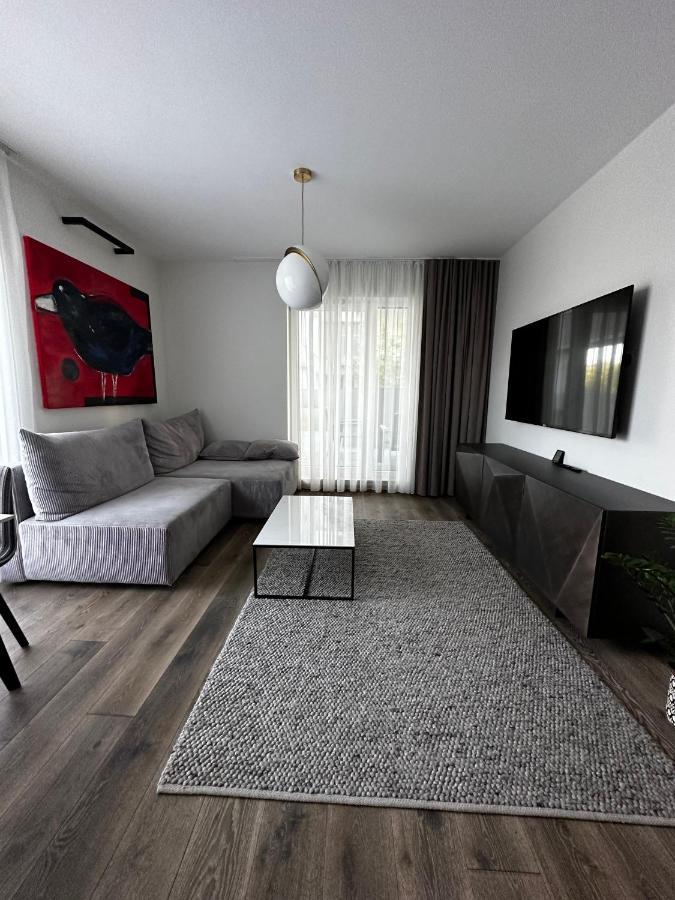 Apartament Vip Wola Варшава Екстериор снимка